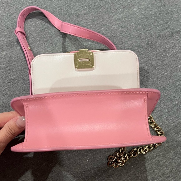 Salvatore Ferragamo - Picture 3 of 6